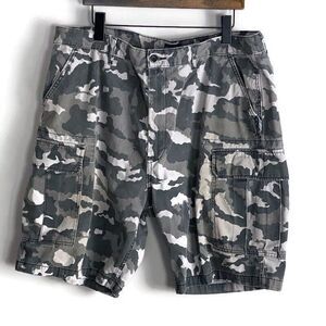LEVI STRAUSS Mens Gray Camo Cargo Shorts Size 40 Y2K Skater Heavy Military